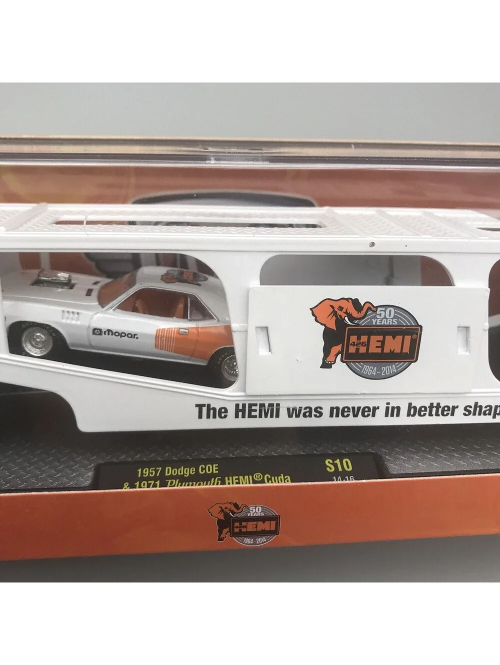 M2 Auto-Hauler 1957 Dodge COE 1971 Plymouth Hemi Cuda 50 Years Mopar Diecast